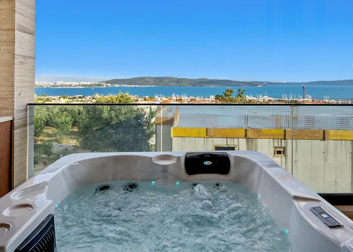 Luxury Penthouse Gatsby - Bay Of Split - Panoramic Sea View شقة Kaštela